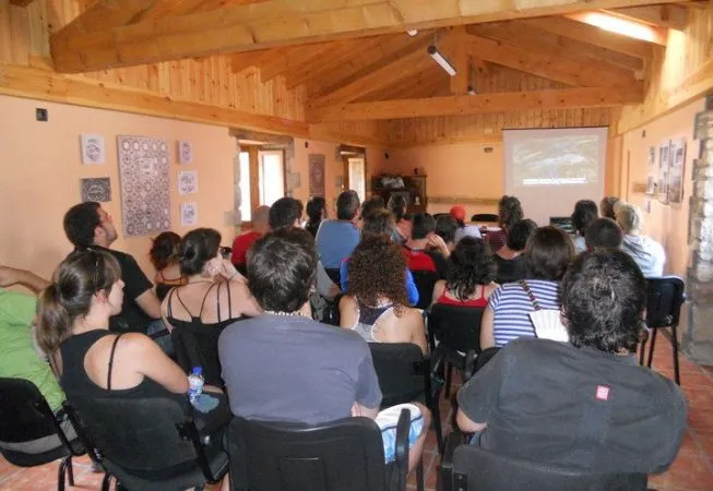 Ampliación del bar social de Artieda finalizada en 2016
