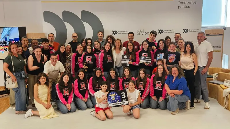 La Diputación de Pontevedra homenajea al grupo de baile 'Brooklyn' por su bronce en Italia