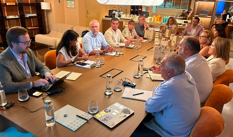 La Junta y las ocho provincias de Andalucía unen fuerzas para potenciar el turismo regional