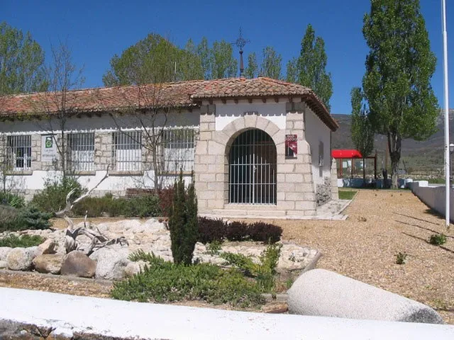 La colección de obra gráfica de Luis Feito en Oteruelo del Valle se amplía