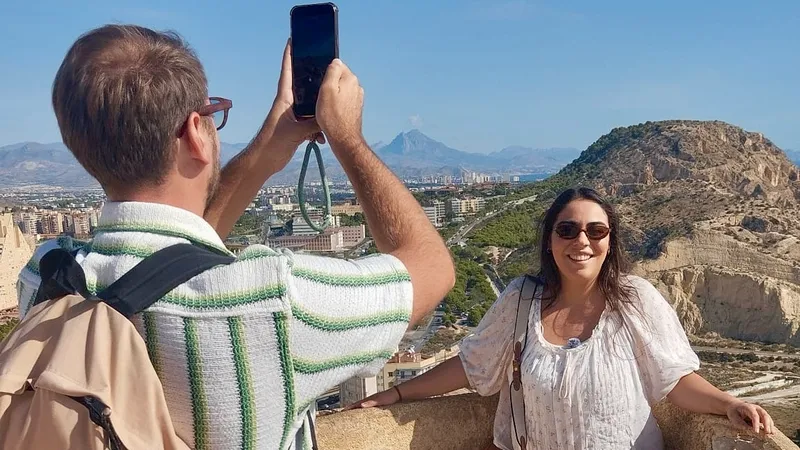 Influencers italianos promocionan la Costa Blanca para atraer turistas