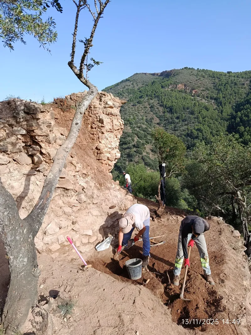 Avanzan las obras de recuperación del Castillo de Alfandech en Alfondeguilla con ayuda de la Generalitat
