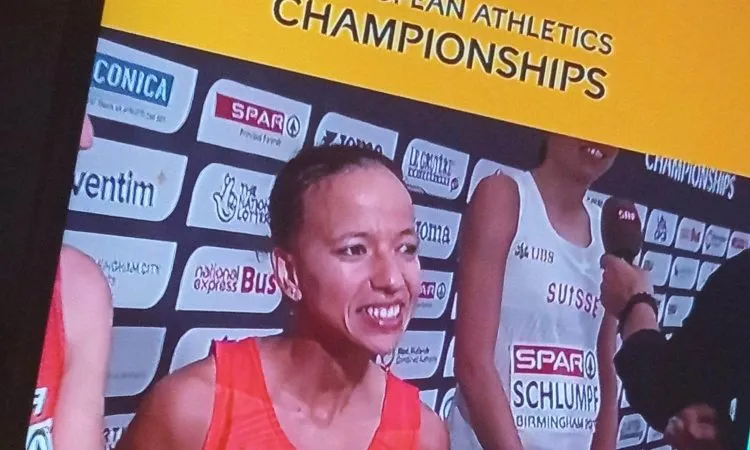 Fátima Azzahraa Ouhaddou Naffi logra el bronce por equipos en el maratón de Birmingham