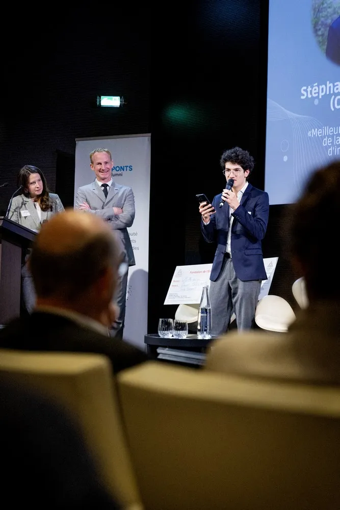 Vincent Boulard, alumno de la École des Ponts, recibe el Premio Perronet