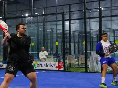 El Máster Final de Pádel Indoor de la Diputación reúne a 128 jugadores en Valverde del Majano