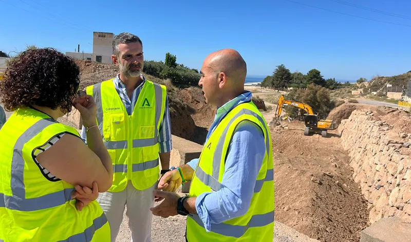 Obras de emergencia en Balanegra para reparar los daños de las borrascas en la rambla de los Infantes