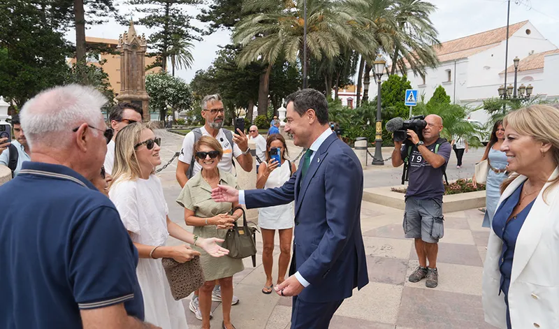 Juanma Moreno traslada el apoyo de Andalucía a Ceuta y se ofrece a llevar su crisis migratoria a Europa