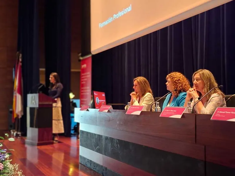 Luisa Sánchez asiste a la graduación de técnicos sanitarios en Povisa