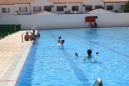 Manzanares cierra el verano con récord de visitantes en su piscina municipal