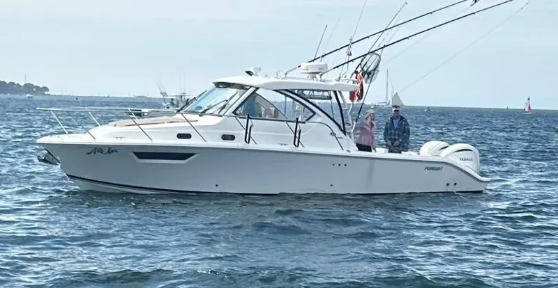 Capitán Dan Grimes ofrece experiencias de pesca únicas en la costa de Massachusetts