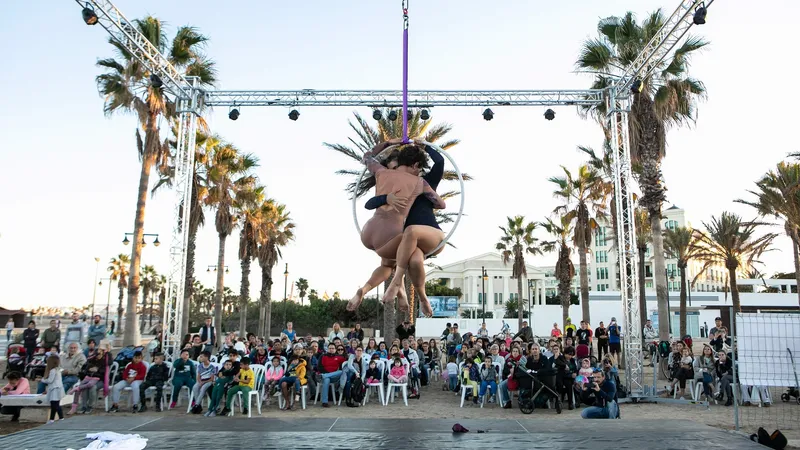 El Festival de Circo Voramar llega a València con espectáculos gratuitos