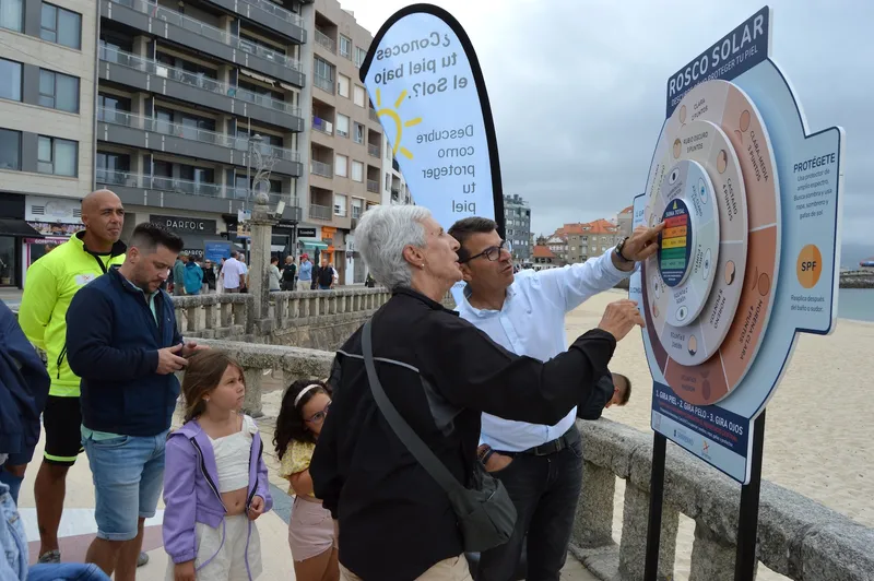 Sanxenxo instala un rosco solar en la playa de Silgar para concienciar sobre protección solar