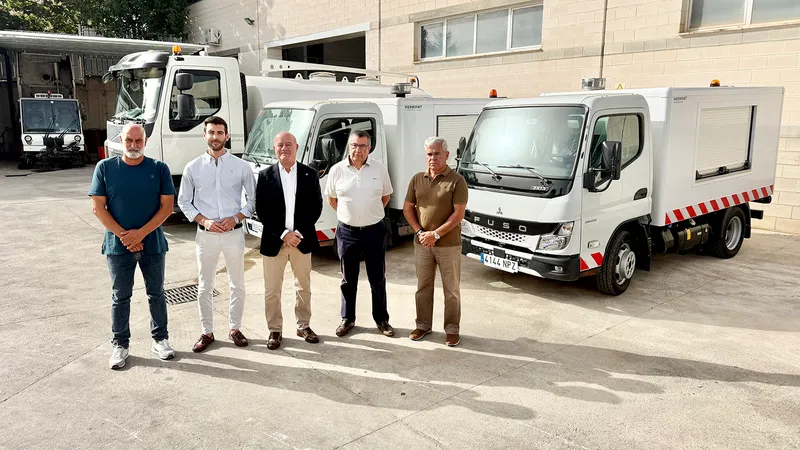 Antequera refuerza la limpieza viaria con un nuevo vehículo de baldeo de alta presión