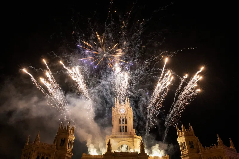 Madrid celebra el Día de la Hispanidad con un espectáculo piromusical en Cibeles