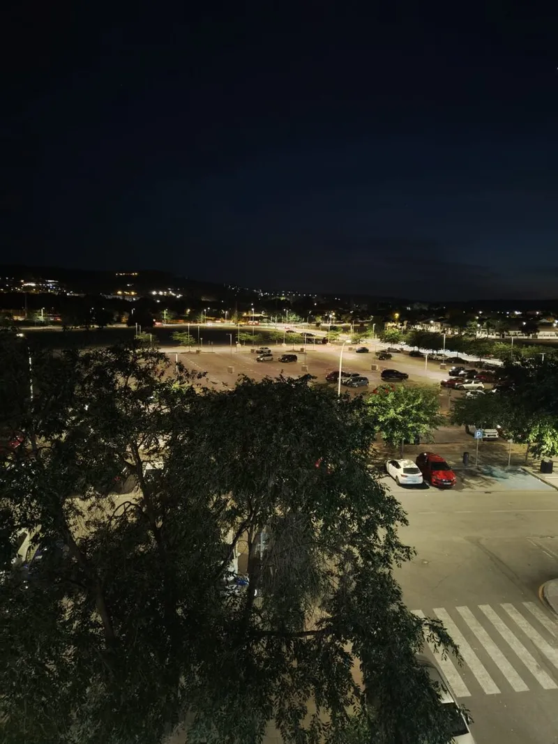 Toledo estrena alumbrado solar en el aparcamiento disuasorio de Santa Teresa para mayor seguridad
