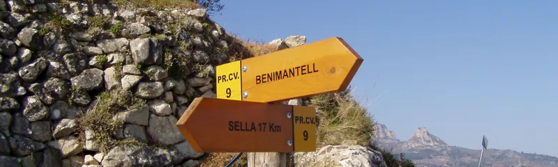 Benimantell invita a descubrir sus senderos y la belleza del Valle de Guadalest