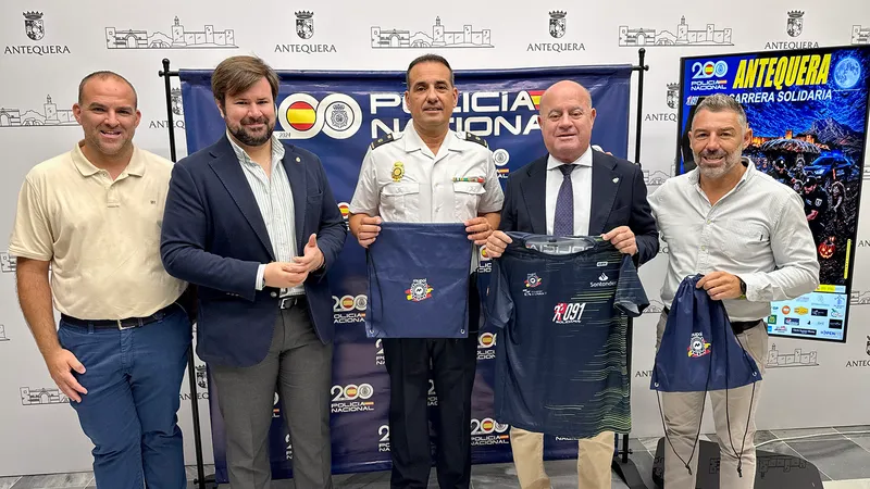 Antequera acoge la 'Ruta 091', una carrera solidaria de Halloween organizada por la Policía Nacional