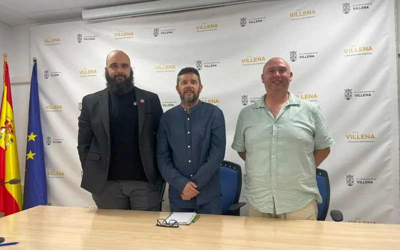 Villena forma a adultos en ciclismo urbano para fomentar la movilidad sostenible