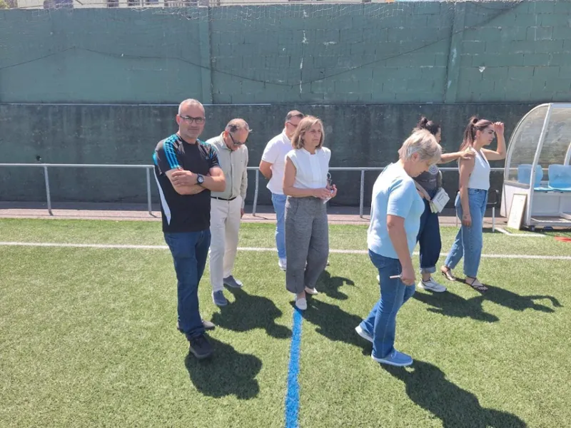 Vila de Cruces recibe más de 106.000 euros para mejorar el campo de fútbol de O Camballón