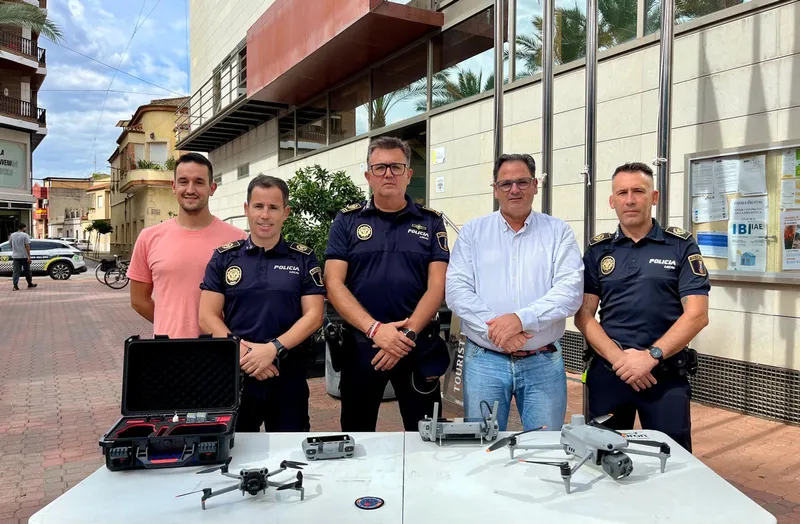 Dolores dota a su Policía Local de un dron y una unidad especializada en medios aéreos
