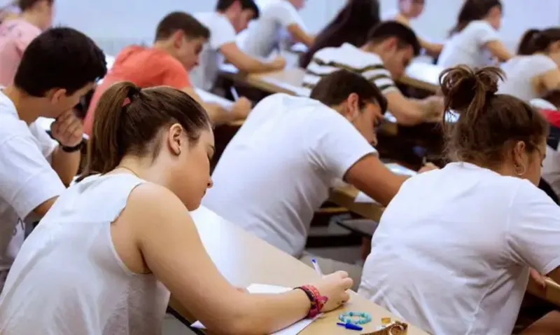 Alajeró abre el plazo para ayudas al transporte de estudiantes que estudian fuera de La Gomera
