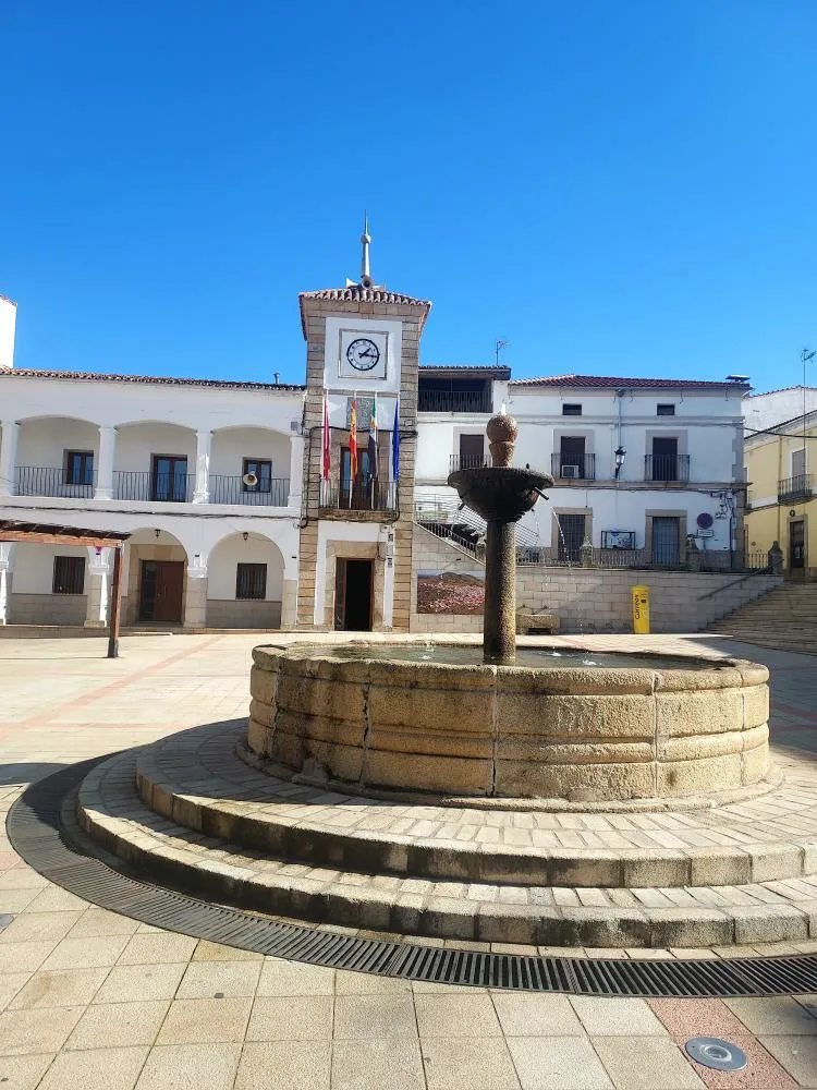 Ayuntamiento de Logrosán: Horario y contacto de las oficinas municipales