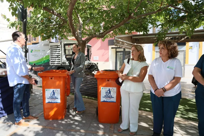Lorca refuerza la limpieza durante la Feria con 145 efectivos y 40 papeleras extra