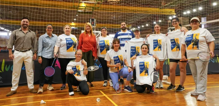 Huelva impulsa el deporte femenino maduro con la escuela de bádminton 'Mujeres Activas'