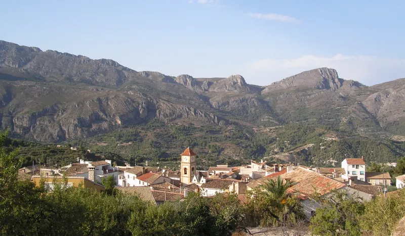Ruta ciclista une los pueblos del Valle de Guadalest por caminos alternativos