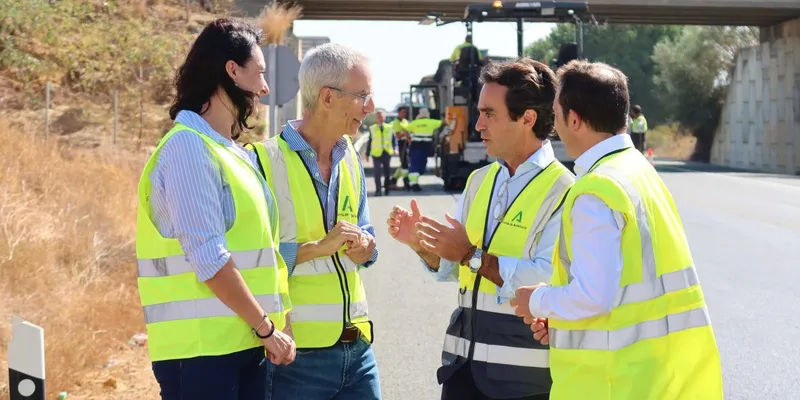 La Junta invierte 3,2 millones en renovar el firme de la carretera Utrera-Puerto Serrano