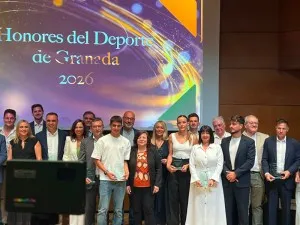 Hugo Salinas Pérez, joven promesa del atletismo, reconocido en la Gala del Deporte de Granada