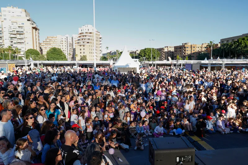 La 'Fira Mislata' consolida su éxito como punto de encuentro comercial y cultural