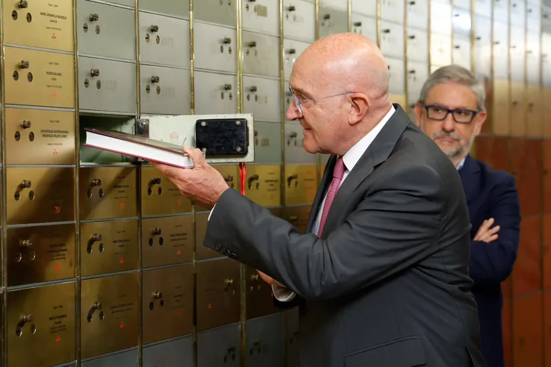 Valladolid honra a Narciso Alonso-Cortés con su legado en el Instituto Cervantes