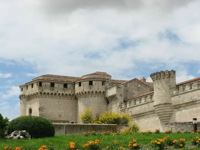 Cuéllar abre las puertas del Castillo con visitas guiadas y teatralizadas