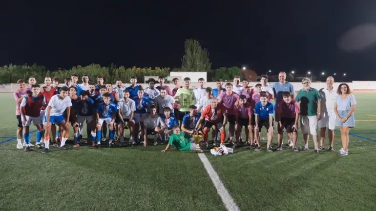 El CD Miguelturreño se alza con el Trofeo Villa de Miguelturra en su debut festivo