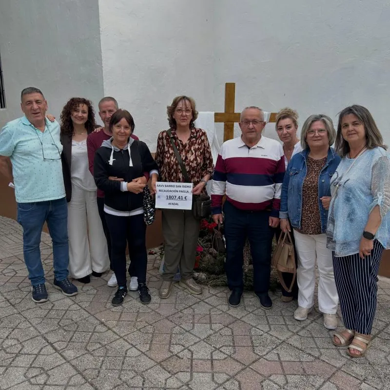 AFADAL recibe más de 1.800 euros de la paella solidaria del barrio San Isidro en Daimiel