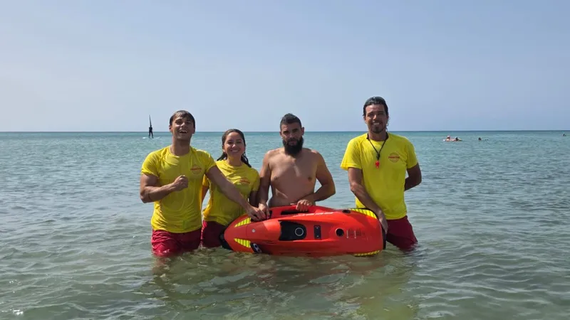 Pájara estrena el dispositivo SEABOB Rescue para mejorar la seguridad en la playa de La Pared