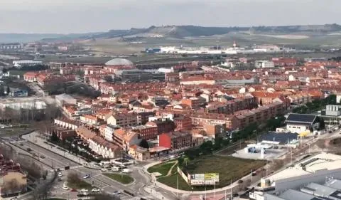 Arroyo de la Encomienda aprueba rebajas fiscales del 5% en el impuesto de vehículos y 3% en el IBI para 2027