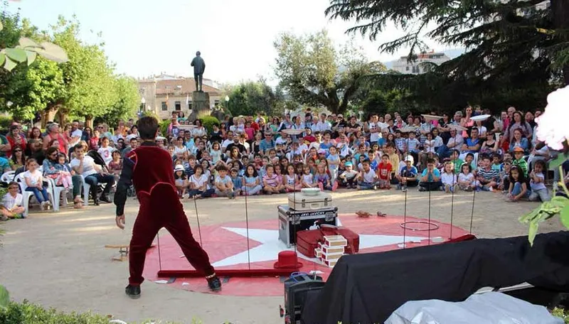 El teatro llega a Beriáin con el espectáculo de humor y malabares 'Velo como el rayo'