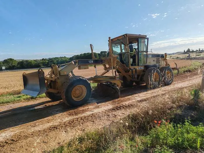 Alcañiz inicia la reparación de 175 km de caminos rurales para facilitar la cosecha