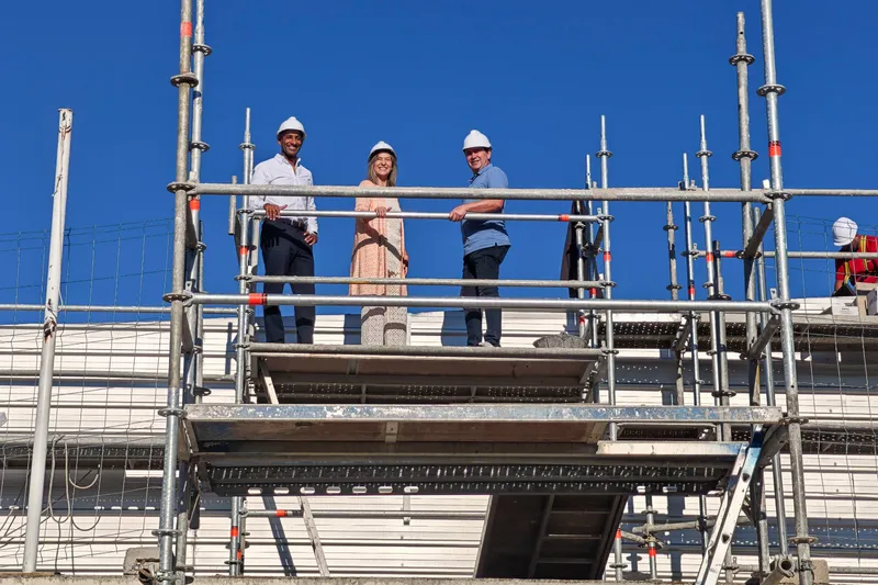 La Piscina Sonia Reyes de Guadalajara reabrirá en noviembre tras la renovación de su cubierta