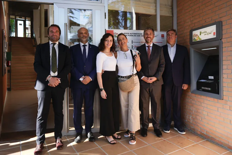 Batres estrena cajero automático para facilitar las gestiones bancarias a sus vecinos