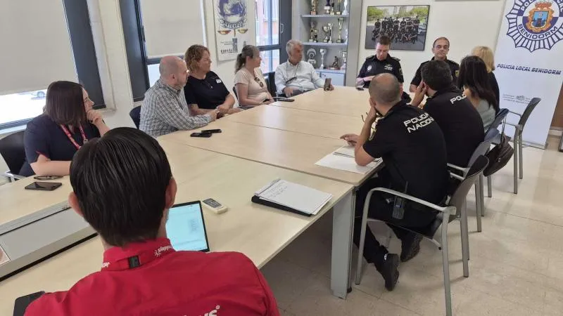 Benidorm refuerza la seguridad para el verano y el Mundial con turoperadores británicos