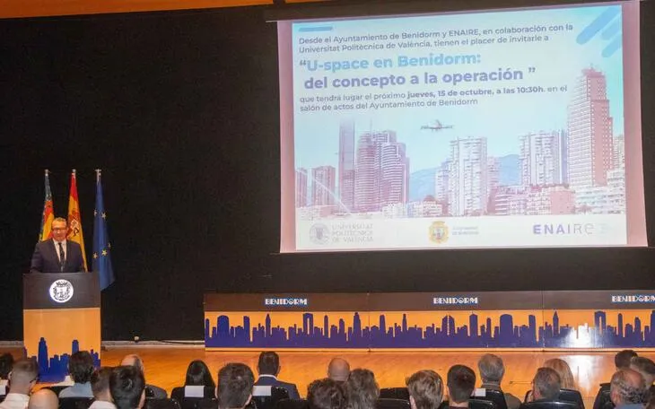 Benidorm impulsa el uso de drones con una jornada sobre gestión del espacio aéreo