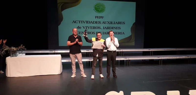 Valdepeñas premia al IES Gregorio Prieto por su excelencia en compostaje orgánico