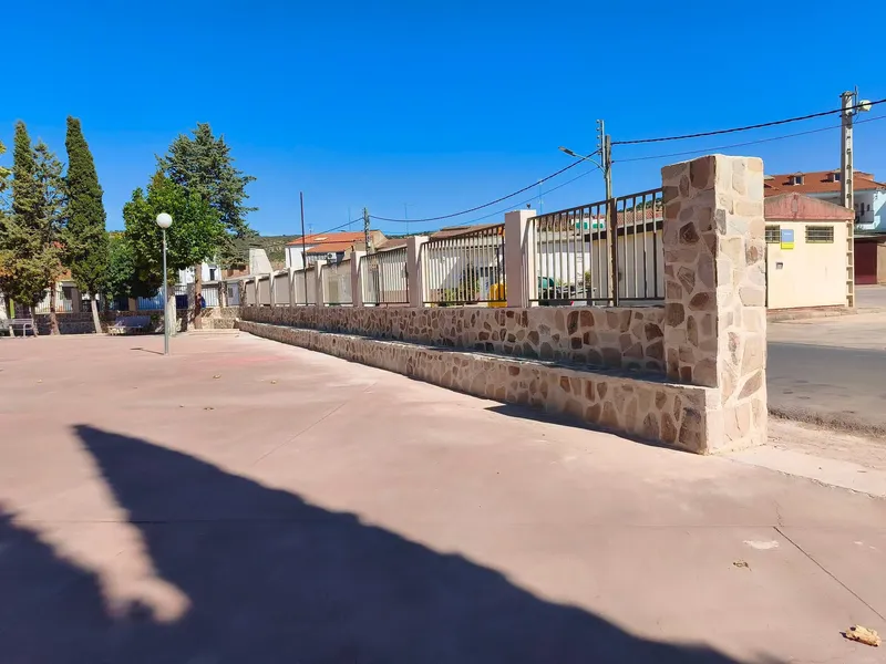 El Taller de Empleo de Guadalmez renueva espacios públicos y mejora instalaciones