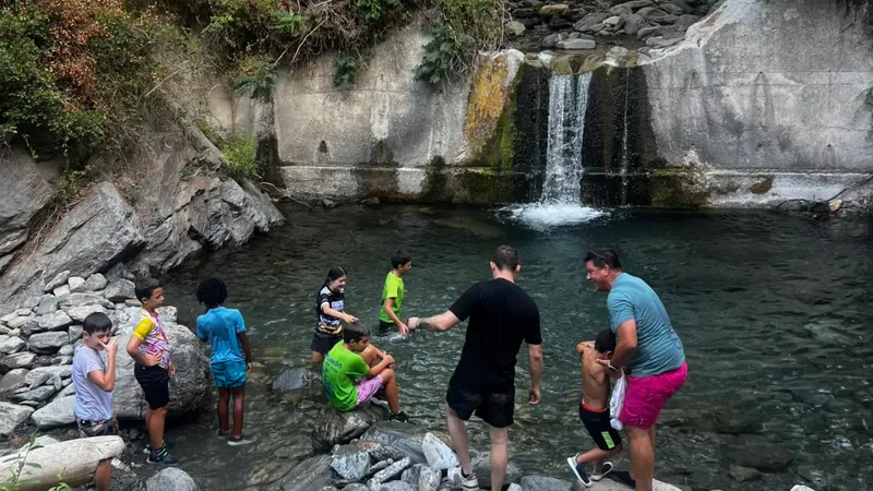 Lanjarón estrena un sendero fluvial didáctico para descubrir su biodiversidad