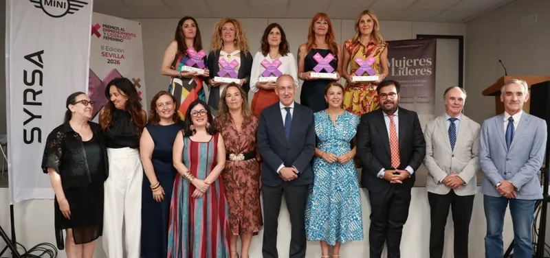 Tomares premia el talento femenino en emprendimiento y liderazgo en Sevilla
