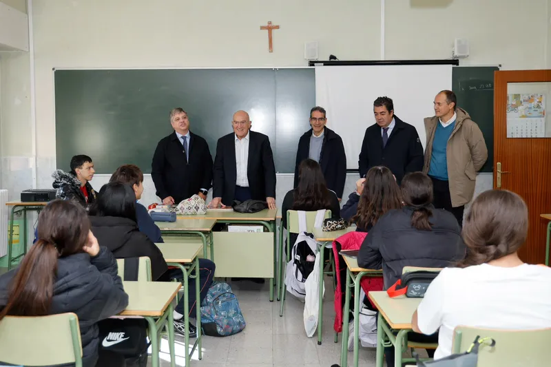 El alcalde de Valladolid visita las obras de reurbanización en la calle Carmelo y el programa 'Jardín de las Delicias'