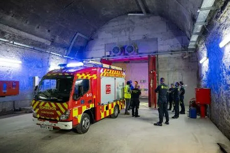 Bomberos de Segovia entrenan en los túneles de Guadarrama para mejorar la respuesta a emergencias